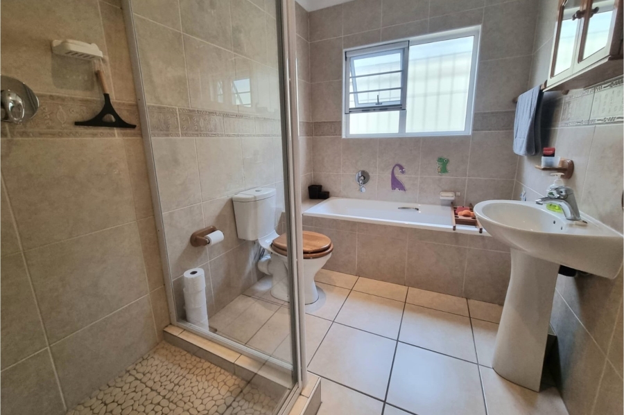 3 Bedroom Property for Sale in Beacon Bay Eastern Cape